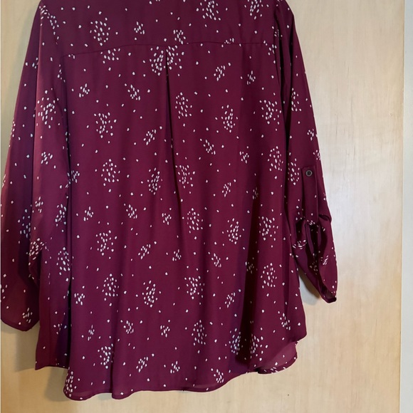 LUSH
Warren Split
Neck Blouse - Picture 4 of 4